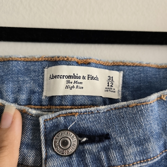 Abercrombie & Fitch The Mom High Rise Jeans 31/12 - Picture 2 of 5
